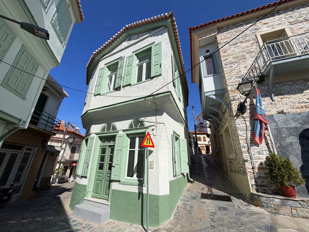 listing-image