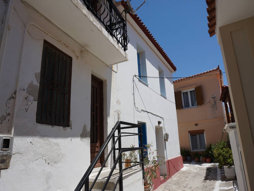 listing-image