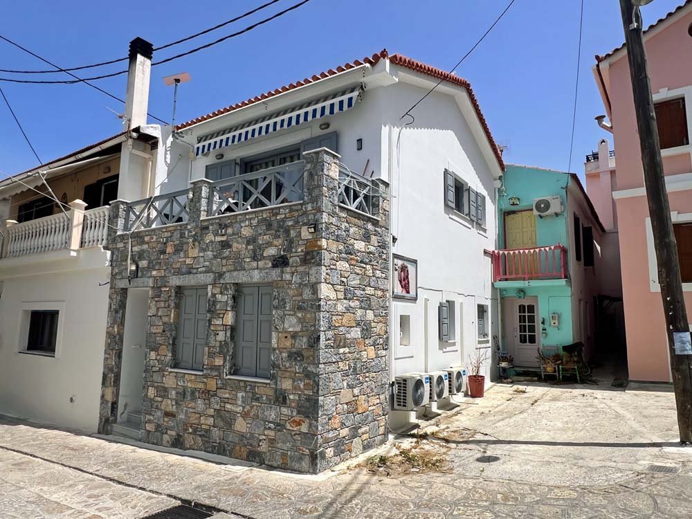 listing-image