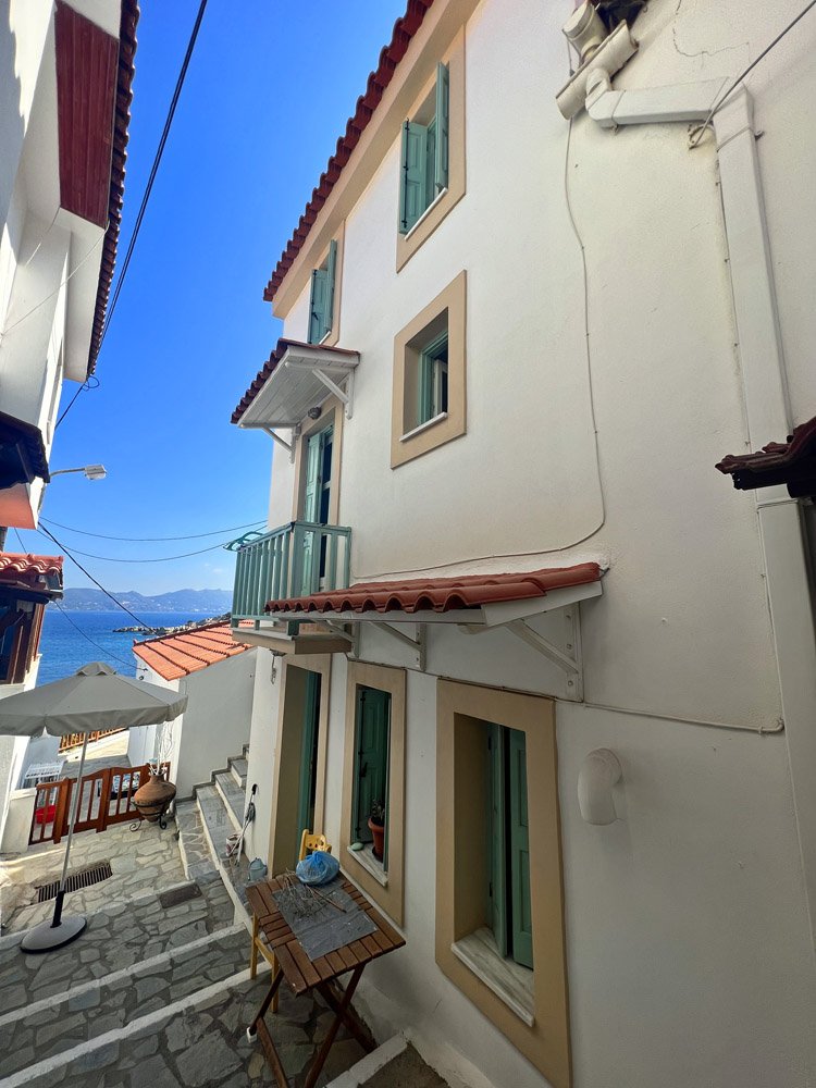 listing-image