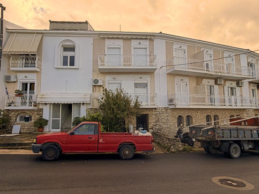 listing-image
