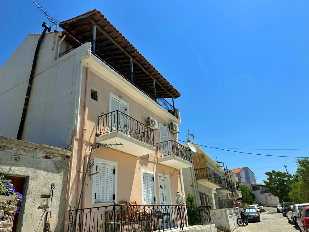 listing-image