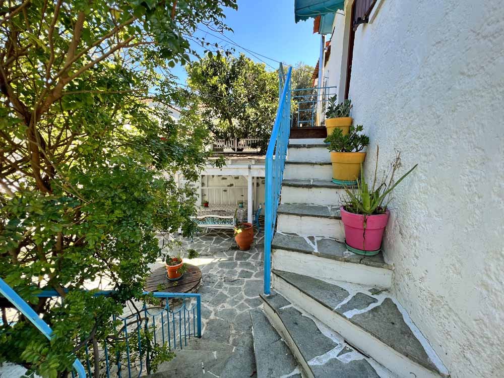 listing-image
