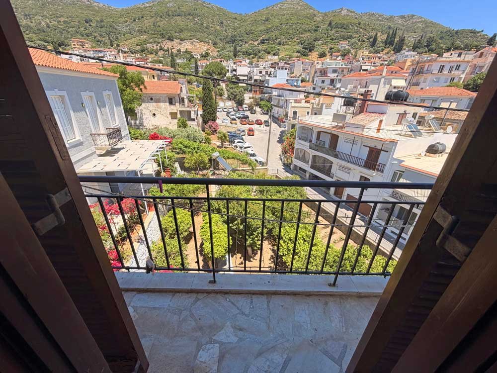 listing-image