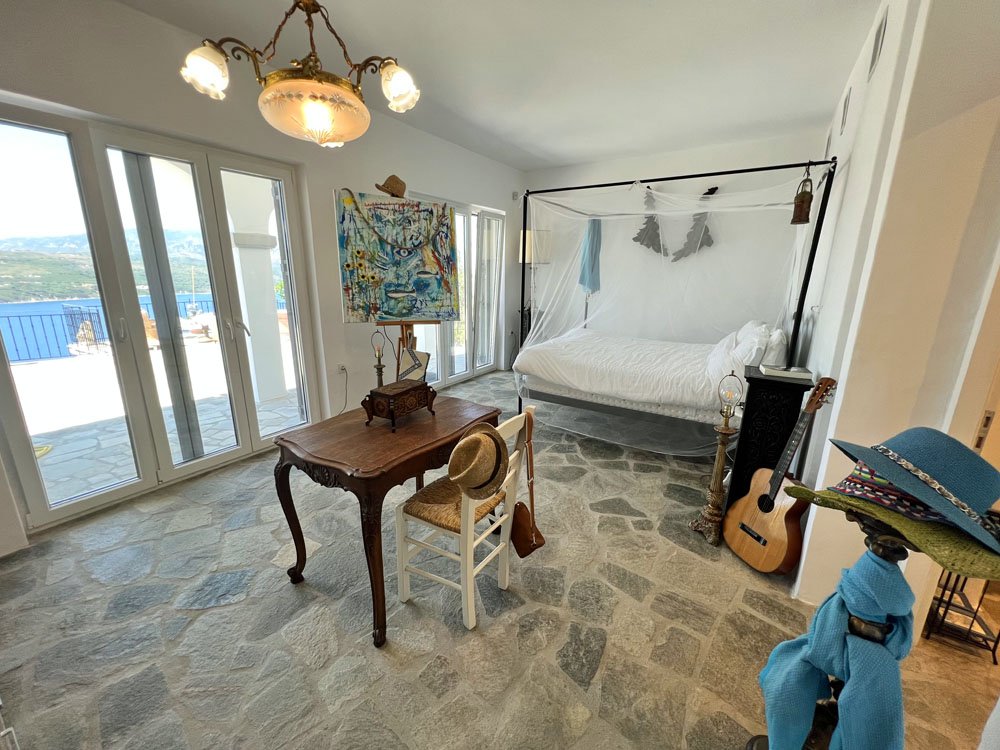 listing-image